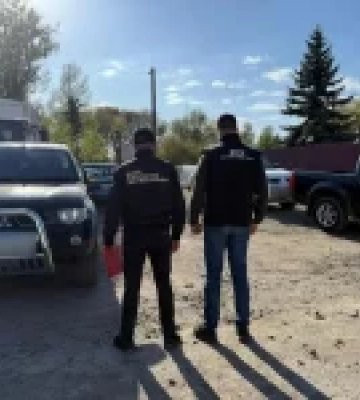 На Львівщині судитимуть чоловіка за схему ввезення авто під виглядом гуманітарної допомоги
