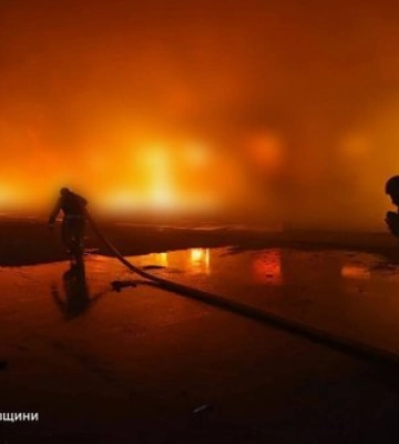 На Дніпропетровщині ліквідували масштабні пожежі після російських атак БПЛА