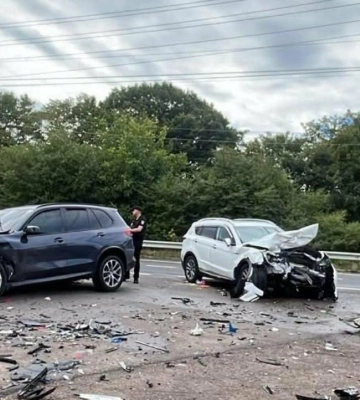 Біля Бібрки у ДТП постраждали двоє людей: вони у лікарні