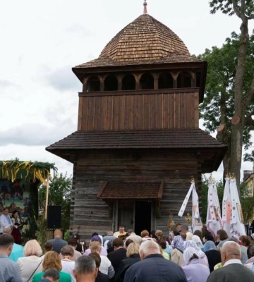 На Львівщині відреставрували 150-річну дерев’яну дзвіницю: у ній відновили майже 100-річний дзвін