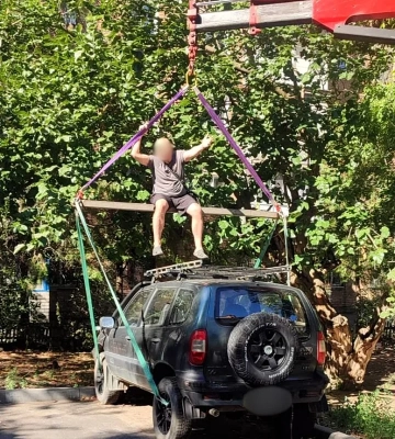 У Миколаєві у боржника «з боєм» відібрали автомобіль: борг за опалення перевищив 78 тисяч