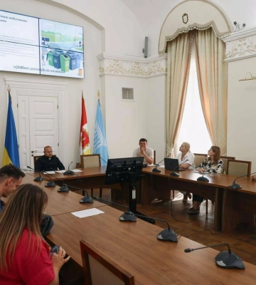 Паркування на газонах, паркани й сміття: в Одесі готують нові правила для дворів
