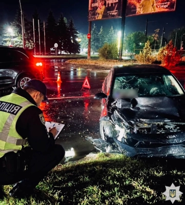 В Івано-Франківську юна водійка елітного автомобіля скоїла ДТП із пораненими
