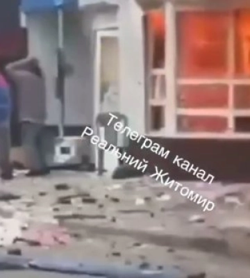 Враг нанес удар по магазину в Звягеле: двое погибших. Атакованы три АЗС на Житомирщине