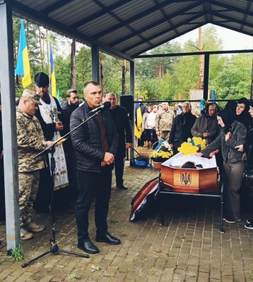 На Волині в останню путь провели 35-річного захисника Володимира Медведюка