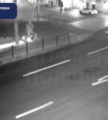 Двічі впав із пасажиром: у Львові на водія самоката склали протокол (ВІДЕО)