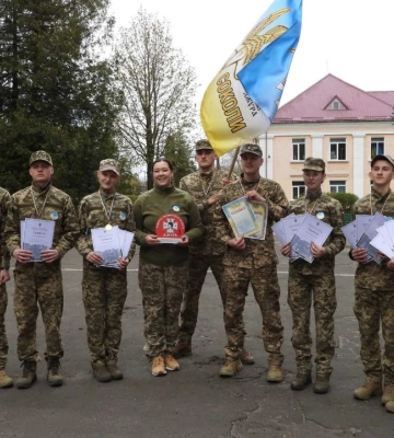 Волейбол, армспорт і дартс: спортсменка з Волині підкорює змагання та тренує молодь