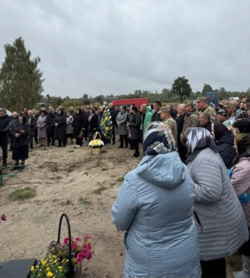На Волині провели в останню земну дорогу воїна Віталія Щербачука 