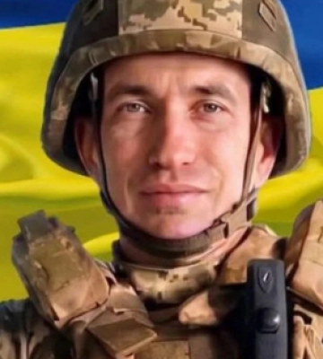 «Мій син загинув, захищаючи вас…»: на Волині у матері Героя вкрали солому з поля