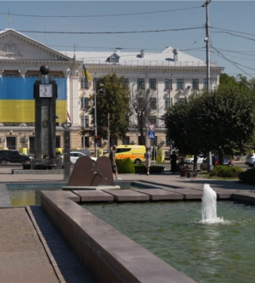 «Наші люди незламні». Як Запоріжжя живе і працює в умовах постійних тривог та обстрілів
