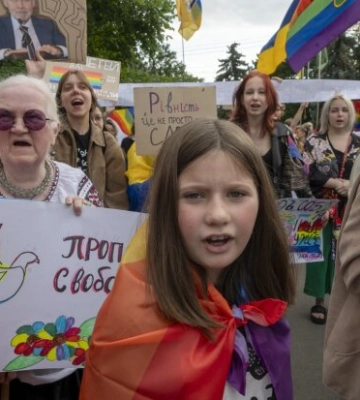 "ХарківПрайд" пройшов центром Харкова: 70 активістів і 35 супротивників під охороною поліції