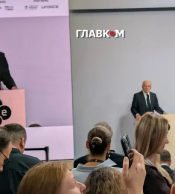 «У Путіна поїхала кукуха», а у нас – інфляція війни: про що «шепотілися» на закритій конференції Пінчука
