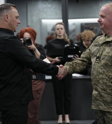 Бойові медики з Волині отримали державні нагороди за порятунок побратимів