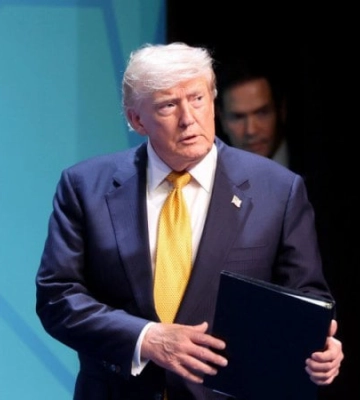 Трамп закликав Україну припинити удари по дизпаливу в РФ, заявивши, що атаки спричиняють дефіцит