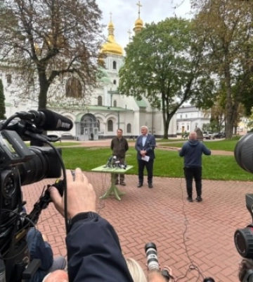 Сікорський у Києві: Безпека Польщі й України тісно пов’язані