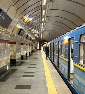 Машиніст розповів, які найдивніші речі пасажири забували в київському метро