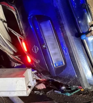 В Киеве Opel упал с моста: тело водителя вытащили из-под авто