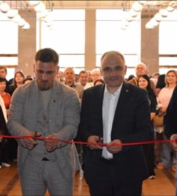 У Закарпатському драмтеатрі відкрили 106-й сезон та презентували оновлену глядацьку залу