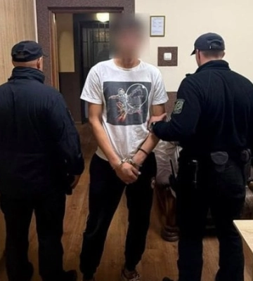 У пункті пропуску "Краківець" затримали 20-річного українця, який був у розшуку за крадіжку. Він прямував в Україну
