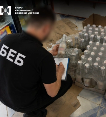 Сигарети й алкоголь на 1,2 млн грн: в Одеській області викрили нелегальний бізнес
