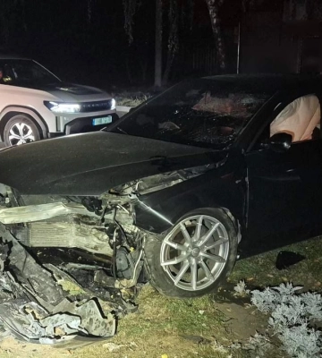У Полтаві п’яний водій на Audi A4 врізався у бетонну опору рекламного банера