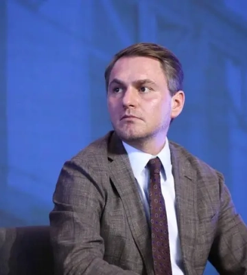 Не только генеральный прокурор: жена Кравченко также покинула Украину — СМИ