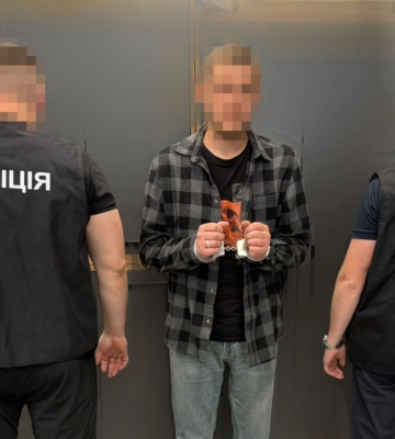 Львів'янин отримував, зберігав і пересилав дитячу порнографію