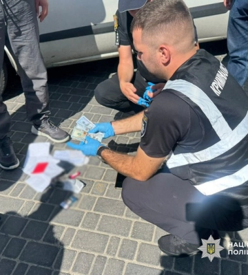 На Одещині за 1600 доларів завідувач навчально-виробничої майстерні обіцяв допомогти зі вступом до фахового коледжу 