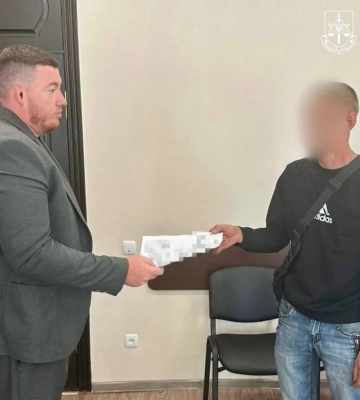 Трогал интимные части тела падчерицы: подозревают мужчину на Харьковщине