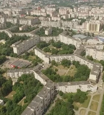 Найдовший будинок в Україні у формі бджолиних сот: що про нього відомо