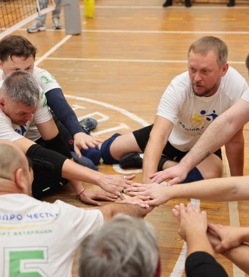 11 команд із різних регіонів: у Львові провели перший чемпіонат з волейболу сидячи серед ветеранів