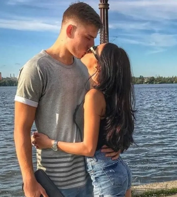 Жена Лунина покорила фанатов романтичными архивными фото с Андреем из Днепра