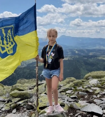 Школярка встановила рекорд, піднявшись на шість вершин-двотисячників Карпат 