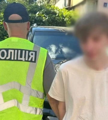 Затримано 24-річного киянина, який підозрюється у торгівлі гранатами та набоями