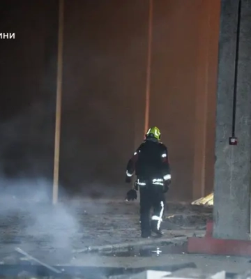На Одещині внаслідок атаки пошкоджено склад, будинки, гаражі та автомобілі