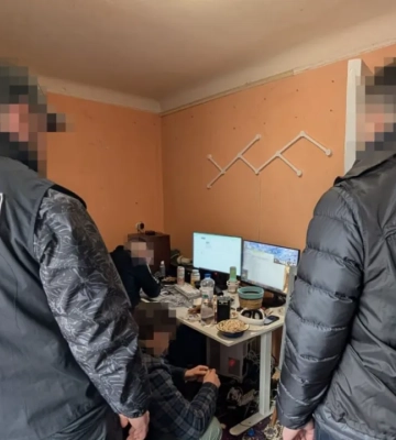 Крали токены, взламывали аккаунты Roblox и продавали в Россию — схему трёх дрогобычан раскрыли