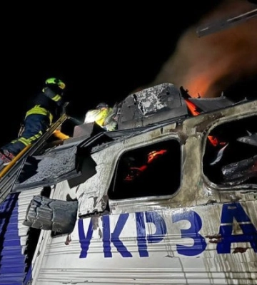❗️На Волині вночі через російський удар загорівся тепловоз