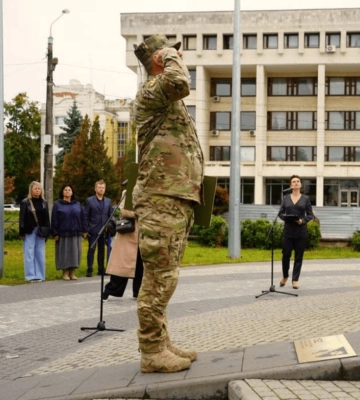 У Полтаві відкрили пам’ятний знак на честь 152-ї окремої єгерської бригади
