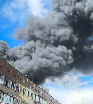 Ворог вдарив по складах логістичної компанії у Дніпрі