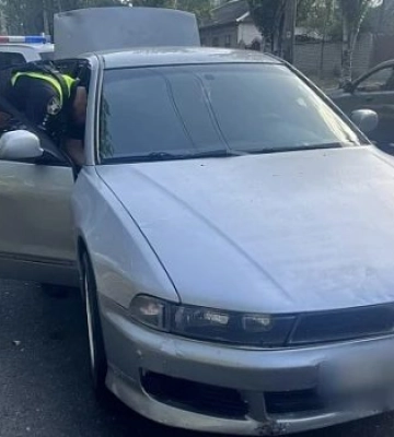 Побив, пограбував та відібрали авто: у Миколаєві рецидивіста засудили до 9 років
