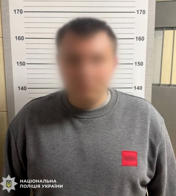 У Києві поліція затримала молодика за підпал автомобіля