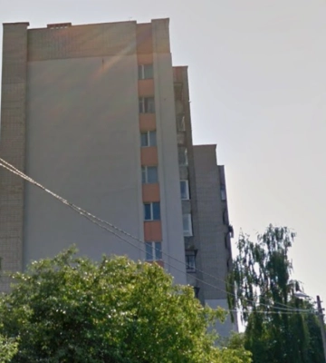 Вибух у багатоповерхівці Винників: на дев’ятому поверсі вибило балконне вікно