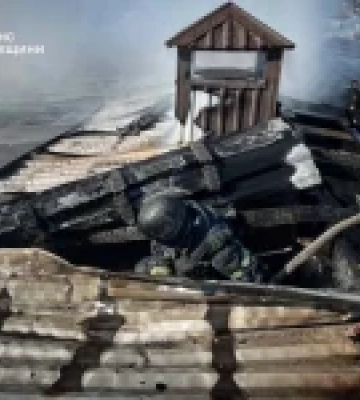 Росіяни вдарили по птахофермі на Одещині, сталася пожежа