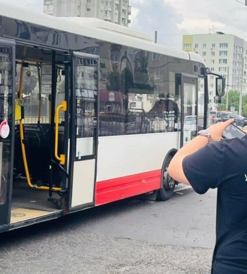 Недовипуск автобусів, брудні салони й несправні кондиціонери: за що штрафують перевізників Львова