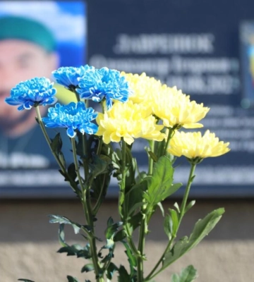 В Ізмаїлі відкрили меморіальну дошку на честь полеглого Героя Олександра Лавренюка