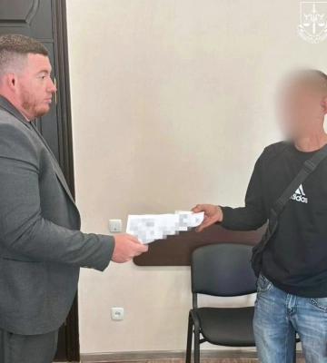 44-річного вітчима підозрюють у сексуальному насильстві щодо 13-річної падчерки на Харківщині