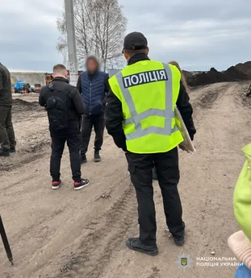 Нацполіція викрила незаконний видобуток сапропелю. Державі завдано мільйонних збитків