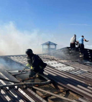 На Одещині росіяни завдали удару по території діючої птахоферми