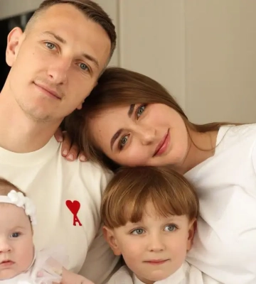 Жена Дмитрия Ризныка показала милоту — как их дети поддерживали папу в матче УПЛ