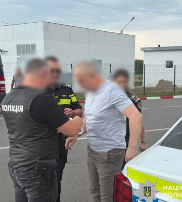 Скрывался от Интерпола почти 3 года: бывшего мэра Рахова вернули в Украину, он уже на свободе